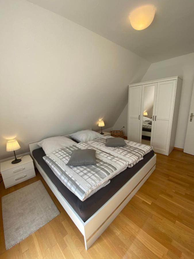Ferienwohnung Mit Balkon Und Eingezaeunten Garten เอาริคช์ ภายนอก รูปภาพ