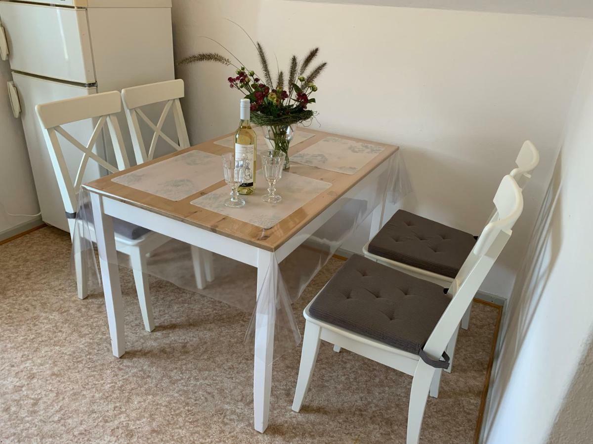Ferienwohnung Mit Balkon Und Eingezaeunten Garten เอาริคช์ ภายนอก รูปภาพ